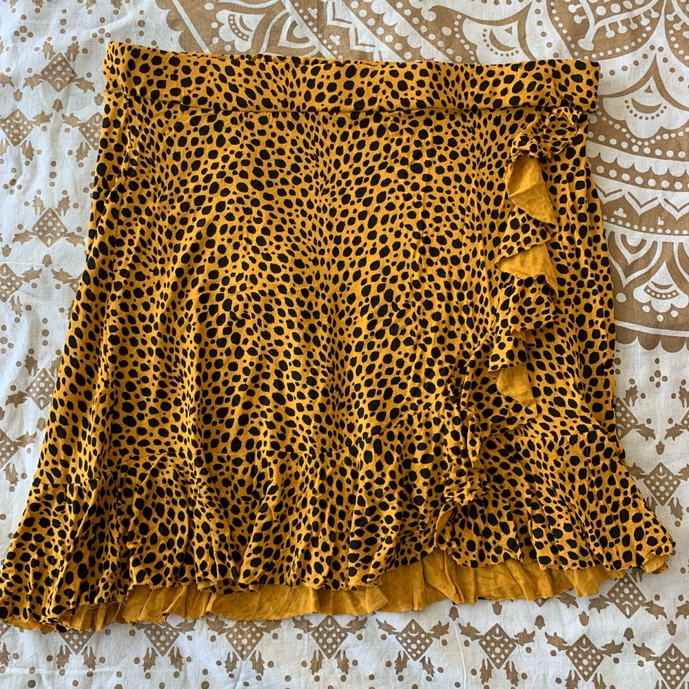 Boohoo Cheetah-Print Straight Skirt with Ruffle